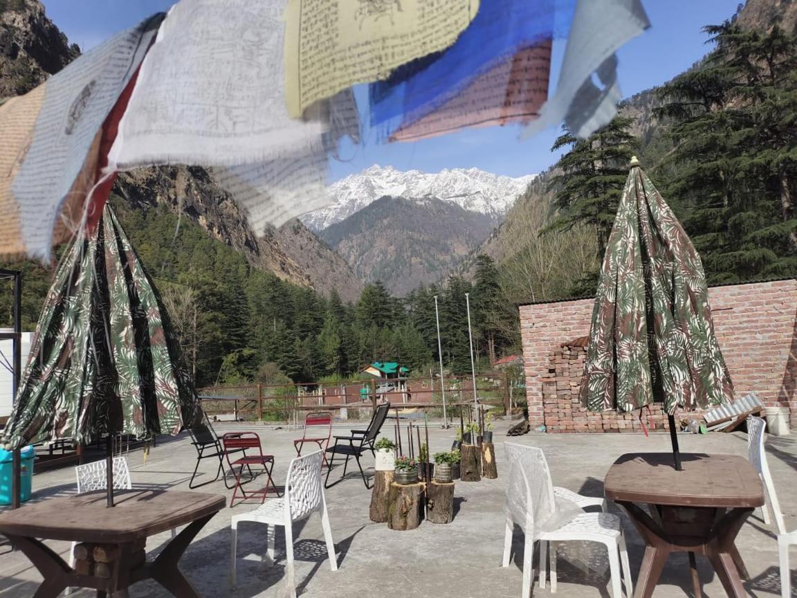 The Royal Orchard Kasol Hotel Екстериор снимка