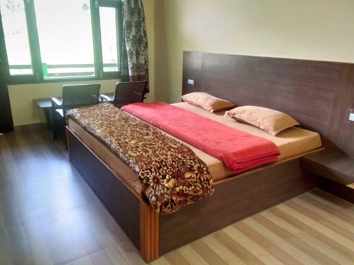The Royal Orchard Kasol Hotel Екстериор снимка